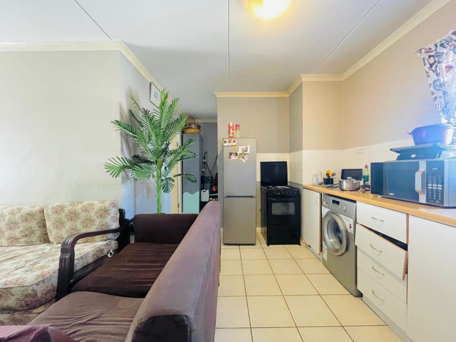 1 Bedroom Property for Sale in Maitland Western Cape